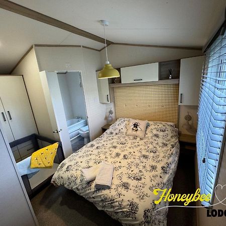 Honeybee Lodge Morpeth Exterior photo