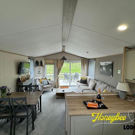 Honeybee Lodge Morpeth Exterior photo