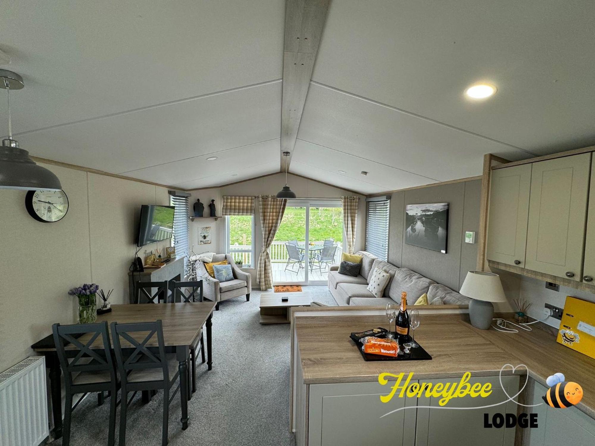 Honeybee Lodge Morpeth Exterior photo
